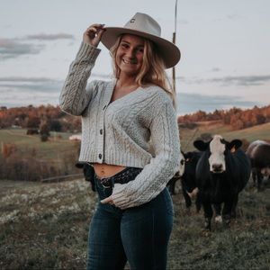 Meet your Posher, Riley